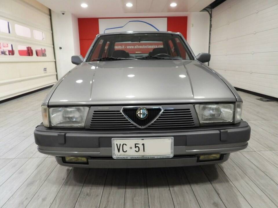 Afbeelding 2/10 van Alfa Romeo 75 1.8 Turbo (1988)