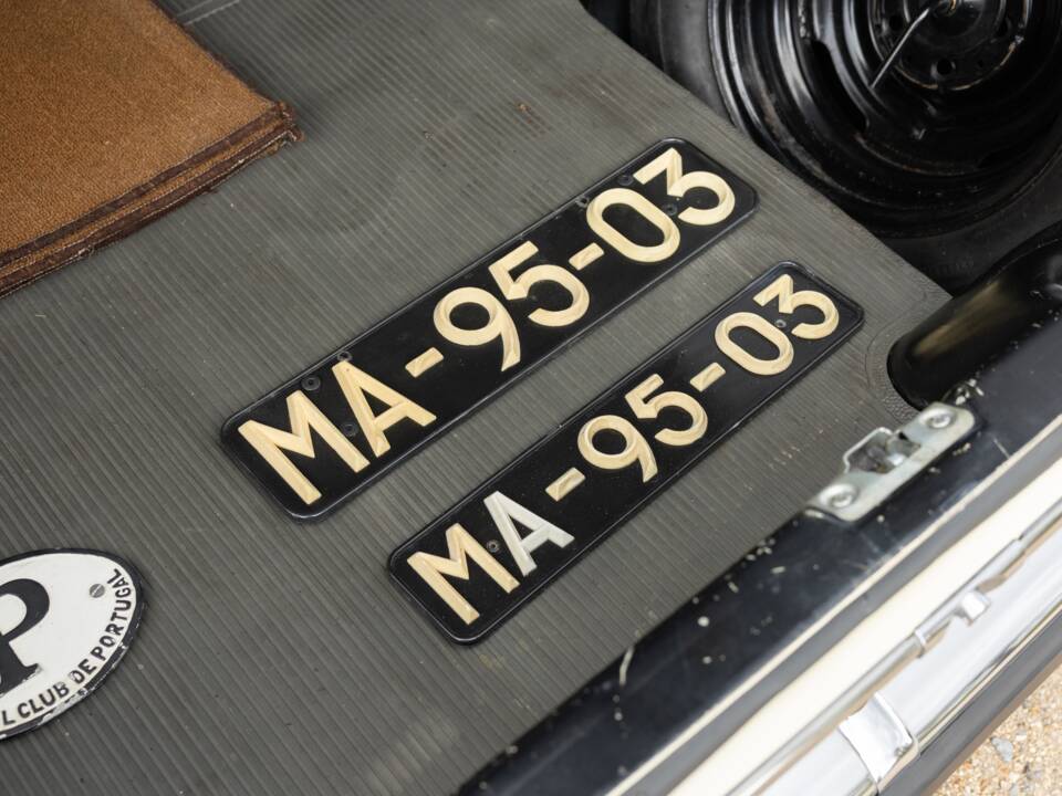 Bild 38/40 von Mercedes-Benz 230/4 (1976)