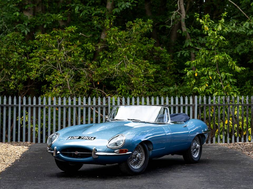 Image 17/46 de Jaguar E-Type "Lightweight" (1963)