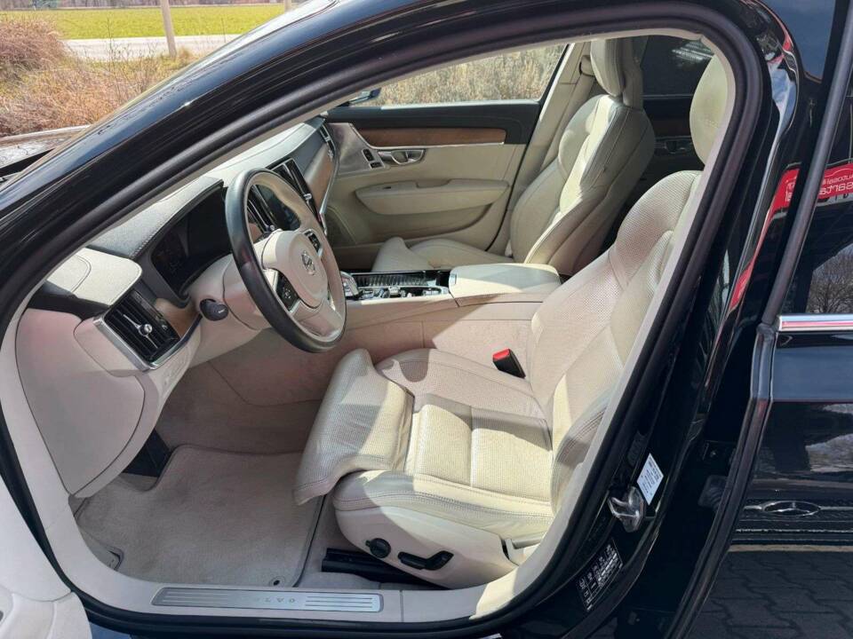 Bild 9/27 von Volvo S90 T8 (2018)