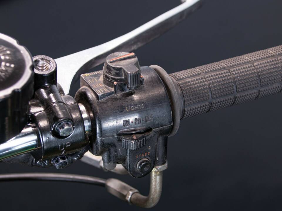 Imagen 41/50 de Kawasaki DUMMY (1976)