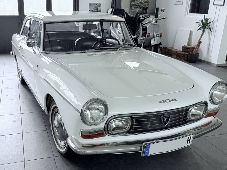 Image 5/36 de Peugeot 404 Coupé (1967)