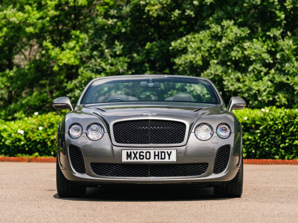 Immagine 14/50 di Bentley Continental GTC (2010)