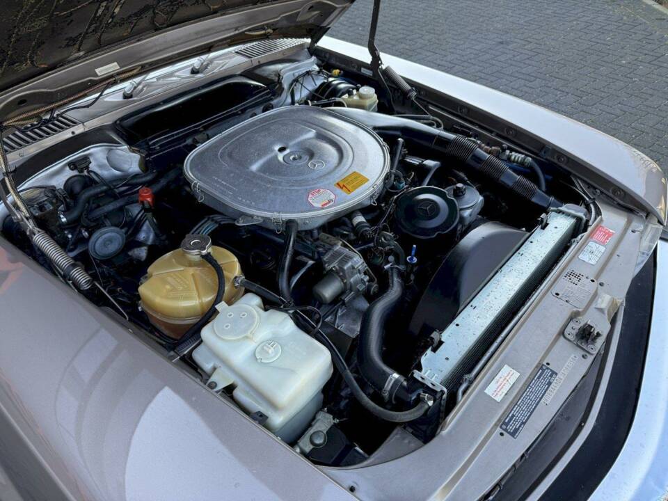 Image 26/36 de Mercedes-Benz 560 SL (1988)