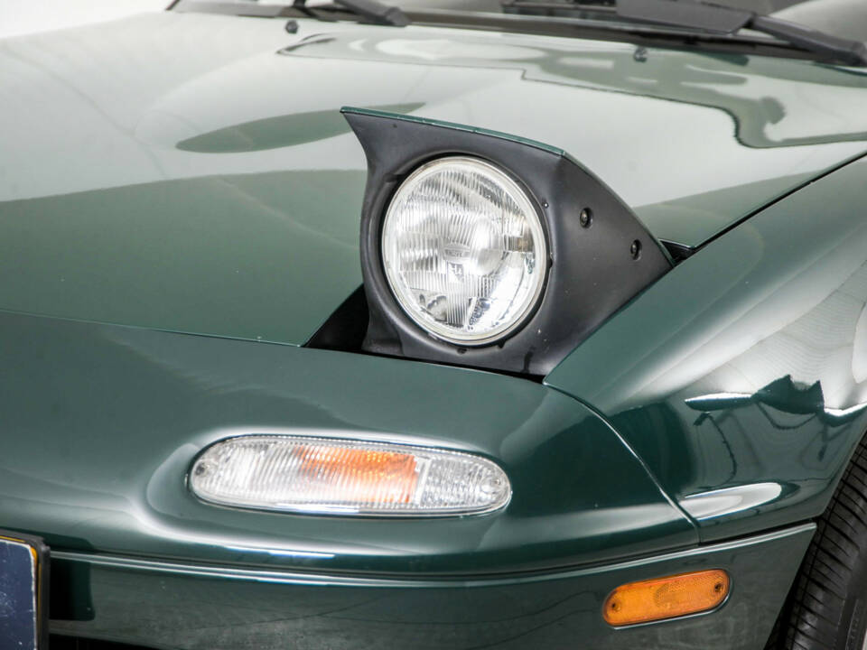 Image 22/50 of Mazda MX-5 1.6 (1997)