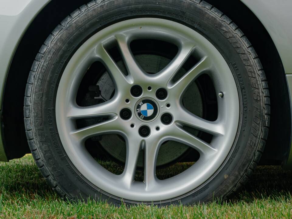 Image 46/185 of BMW Z8 (2001)