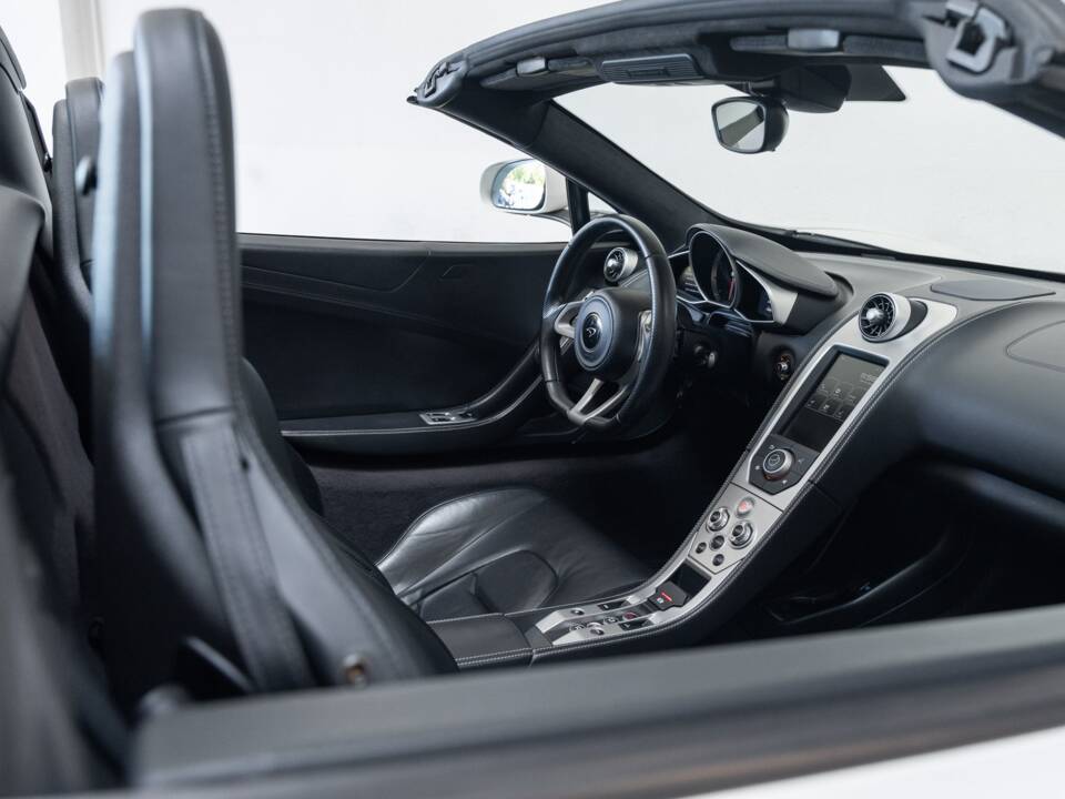 Bild 18/33 von McLaren 12C Spider (2013)