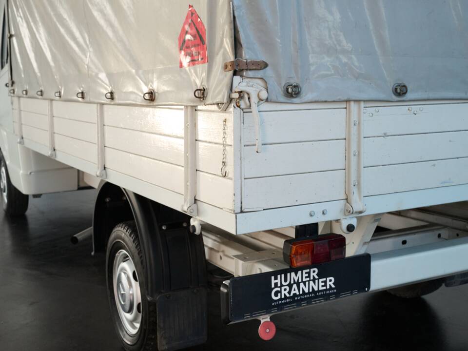 Image 13/43 of Mercedes-Benz T1 208 (1981)
