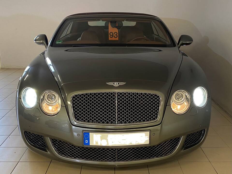 Afbeelding 3/6 van Bentley Continental GTC (2010)