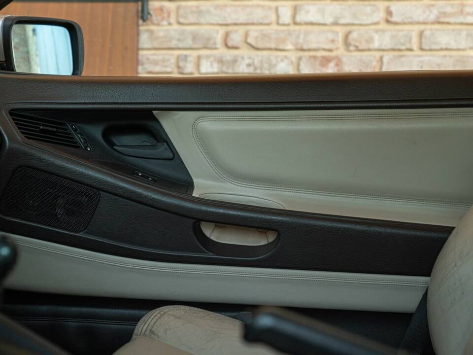 Bild 39/50 von BMW 850i (1990)