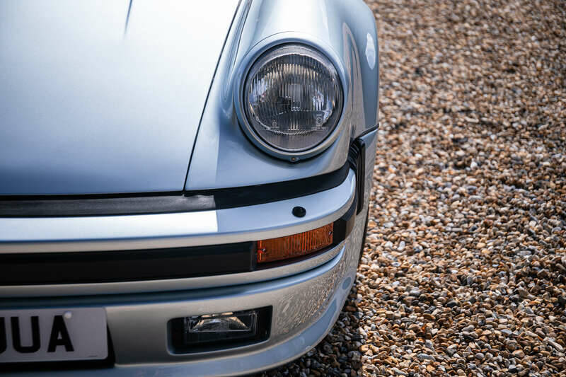 Immagine 36/40 di Porsche 911 Turbo LE (1989)