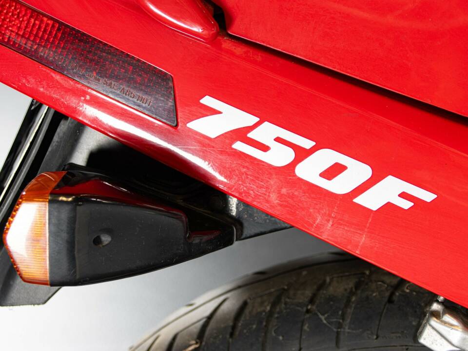 Bild 39/50 von Honda VFR 750R RC 30 (1988)
