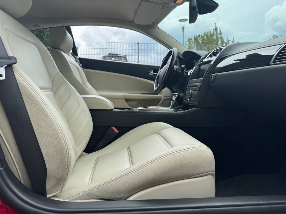Image 38/49 of Jaguar XKR (2007)
