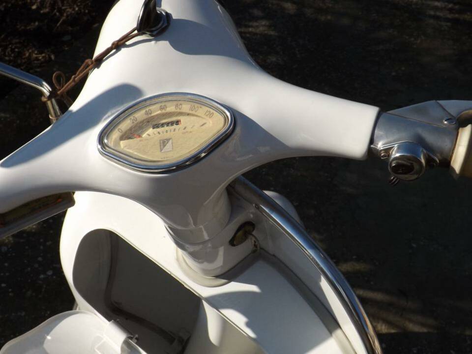 Image 39/40 de Piaggio Vespa 160 GS (1964)