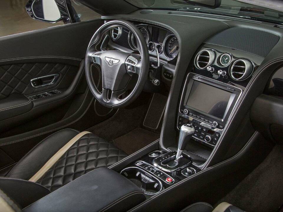 Immagine 13/20 di Bentley Continental GT V8 (2017)