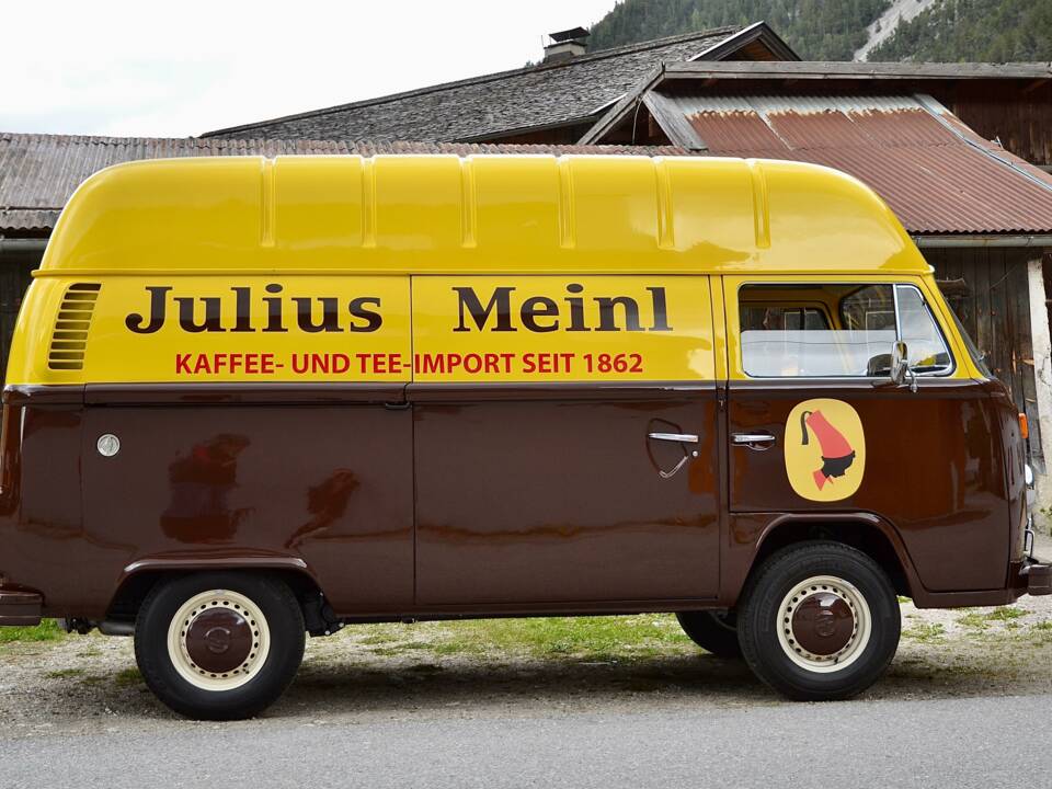Image 2/18 of Volkswagen T2b panel van (1978)