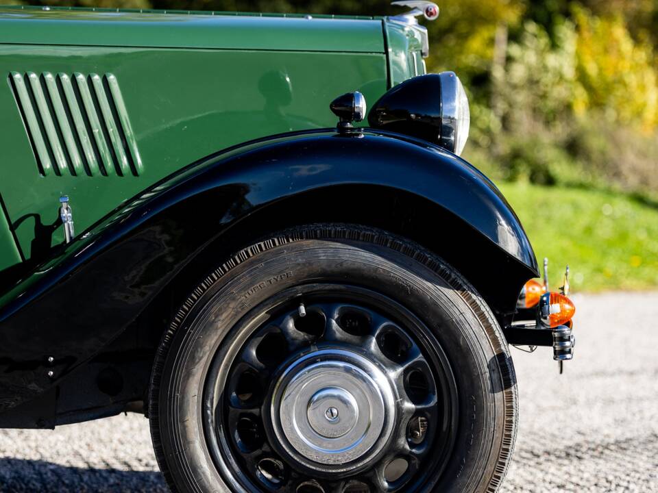 Image 30/50 of Morris Eight (1937)