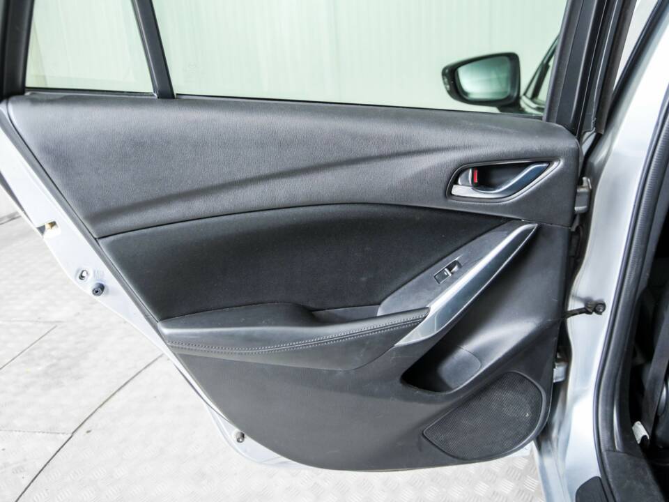 Imagen 39/50 de Mazda 6 Sport Kombi 2.0 Skyactiv-G (2016)