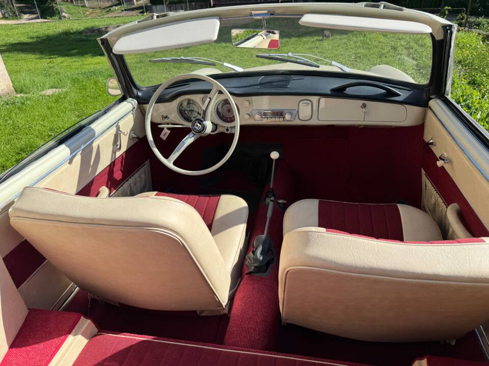 Image 21/27 of Volkswagen Karmann Ghia 1200 (1962)