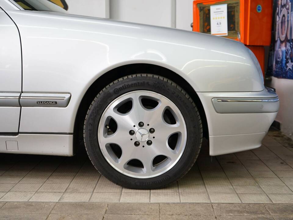 Immagine 38/39 di Mercedes-Benz E 200 Kompressor (2001)