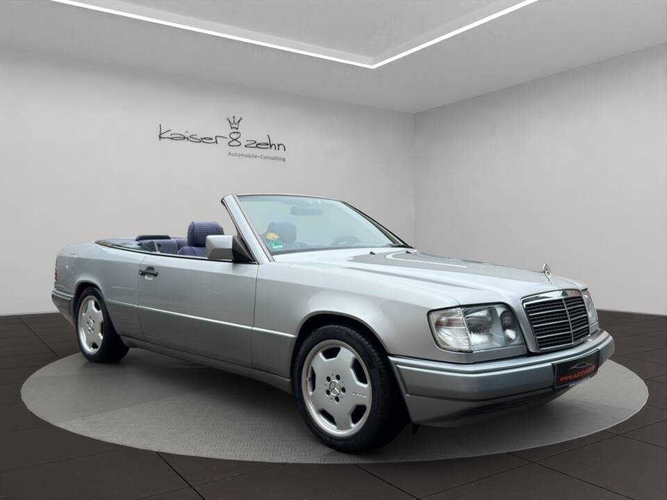 Imagen 8/21 de Mercedes-Benz E 200 (1995)