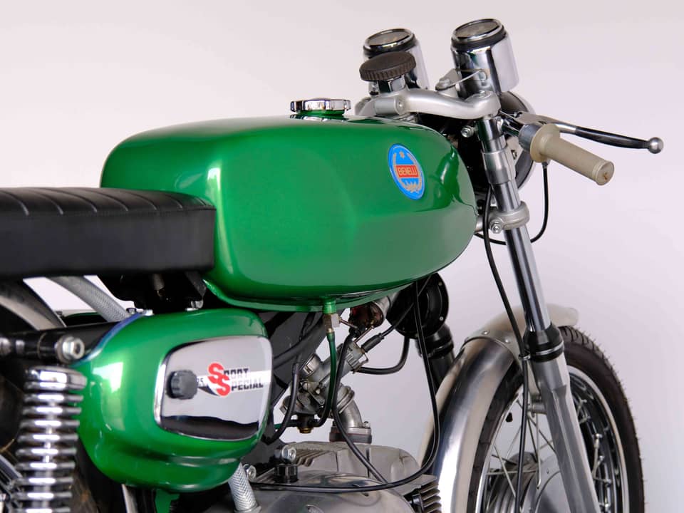 Image 54/57 of Benelli 125 Sport Special (1971)
