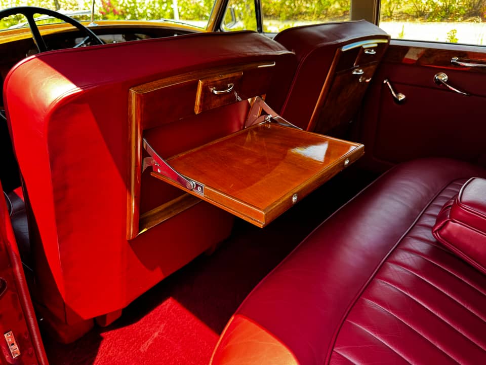 Image 64/81 of Bentley S 1 (1959)