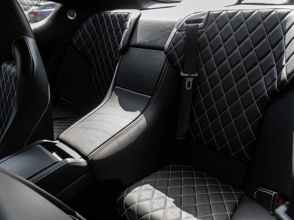 Image 8/59 of Aston Martin DBS (2012)