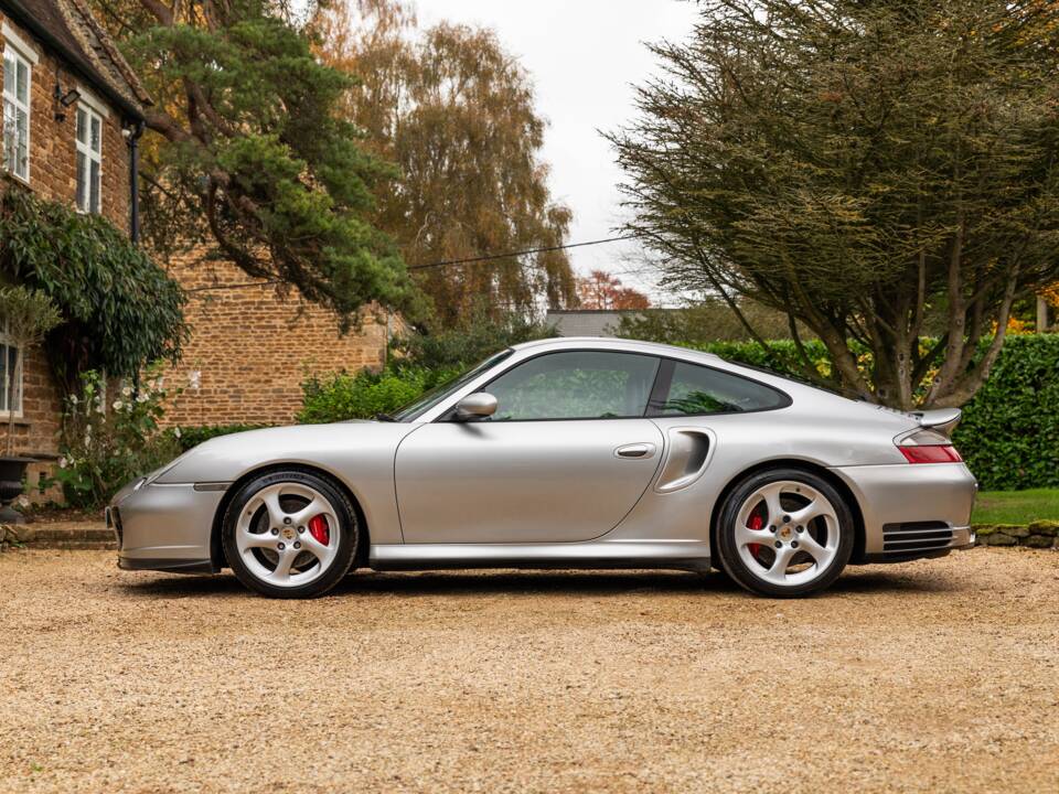 Imagen 2/6 de Porsche 911 Turbo (2002)