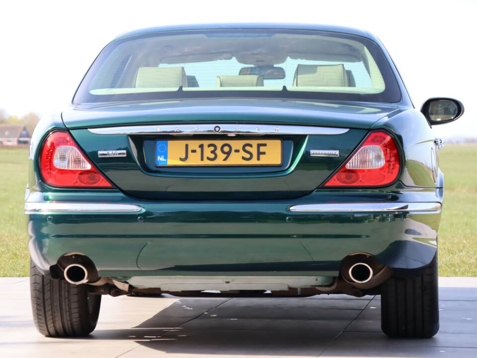 Imagen 37/50 de Jaguar XJ 8 4.2 (2006)