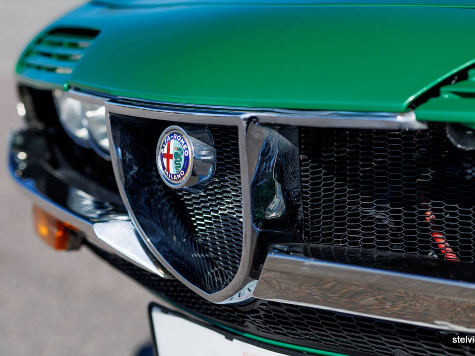 Image 25/49 de Alfa Romeo Montreal (1974)