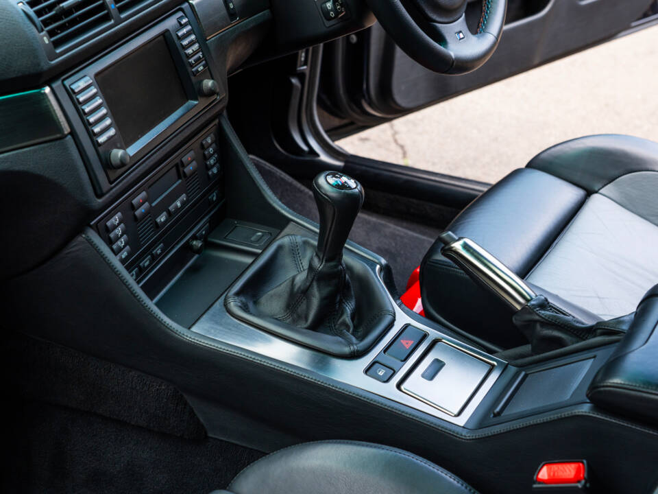 Image 43/56 of BMW M5 (2000)