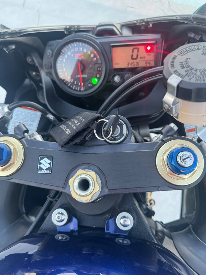 Bild 6/9 von Suzuki DUMMY (2000)