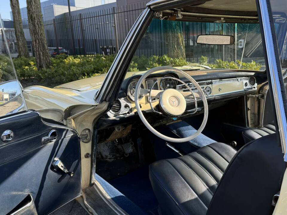 Image 13/31 de Mercedes-Benz 250 SL (1967)