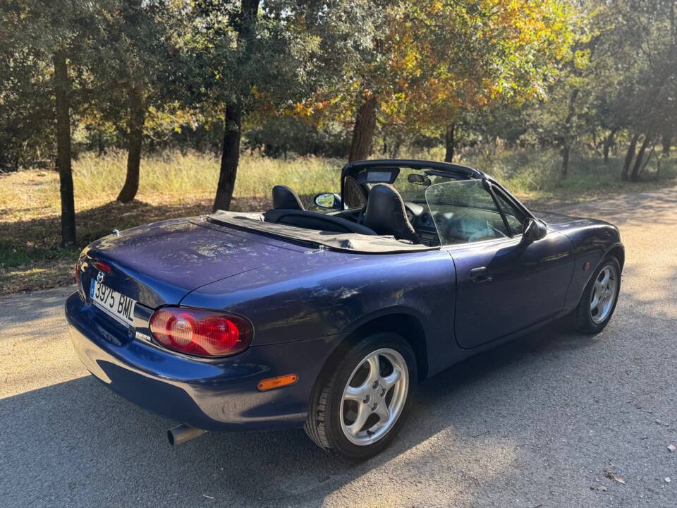 Imagen 35/43 de Mazda MX-5 1.8 (2001)