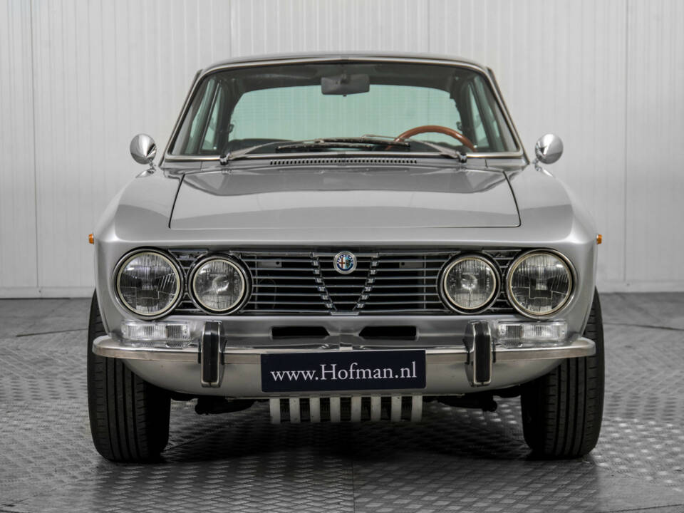 Bild 14/50 von Alfa Romeo 2000 GT Veloce (1975)