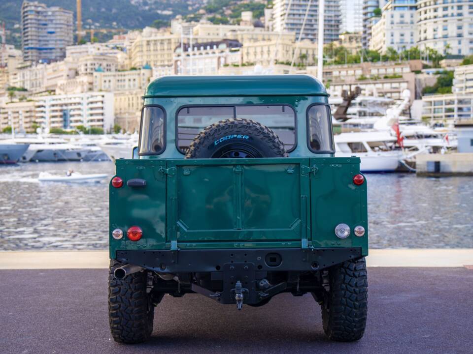 Image 5/50 of Land Rover Defender 110 (2004)