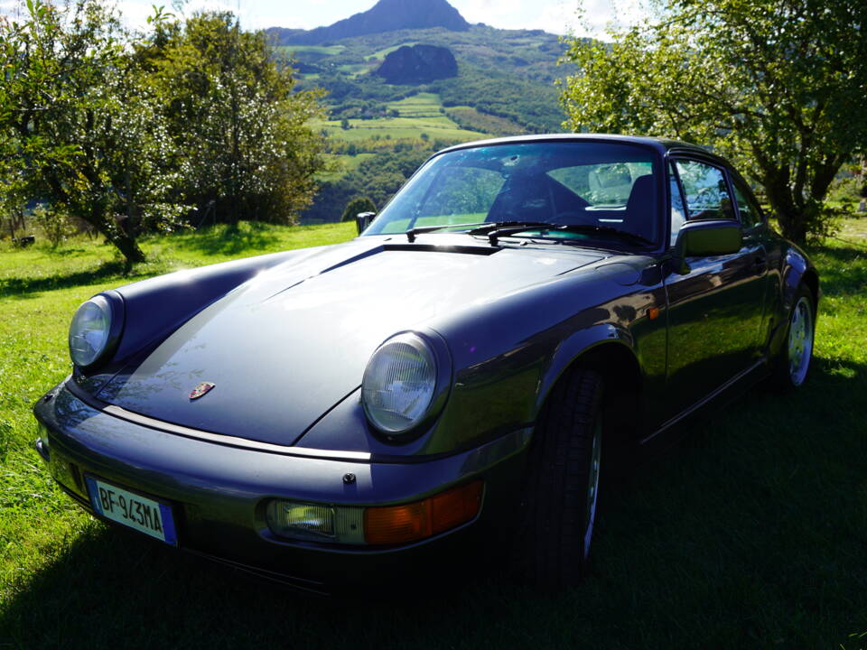 Imagen 2/52 de Porsche 911 Carrera 4 (1990)