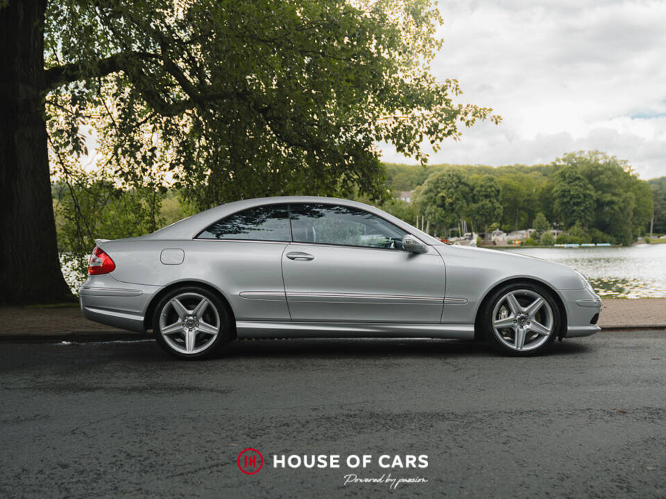 Image 9/47 of Mercedes-Benz CLK 55 AMG (2004)