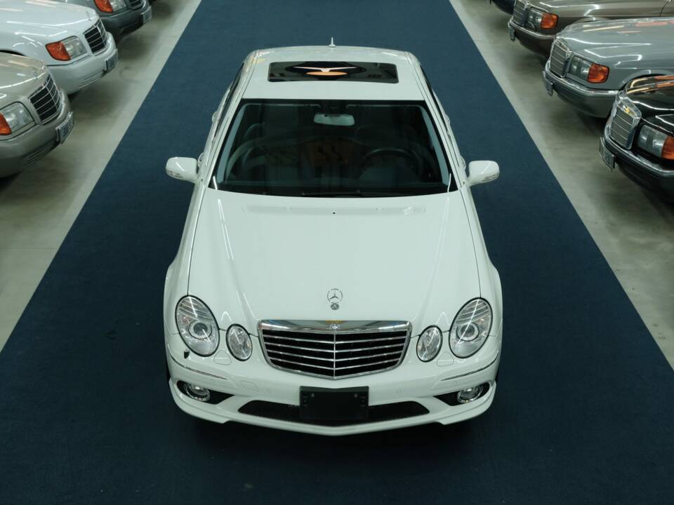 Bild 3/50 von Mercedes-Benz E 500 (2007)