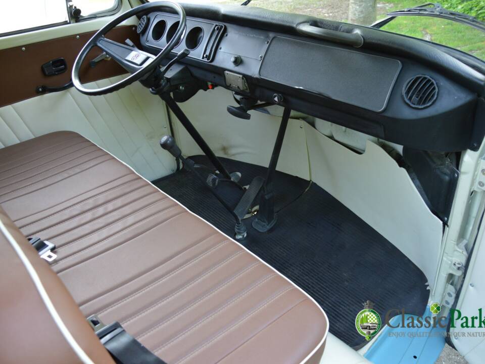 Bild 16/50 von Volkswagen T2b Camper (1976)