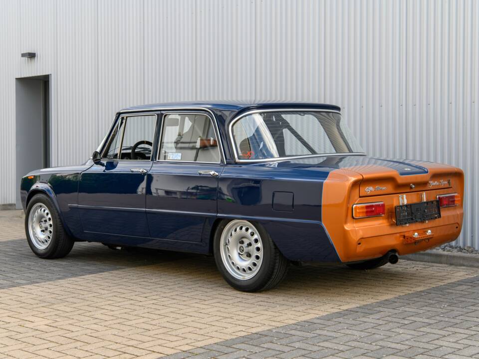 Image 14/56 of Alfa Romeo Giulia Nuova Super 1300 (1974)