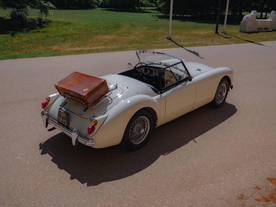 Bild 36/53 von MG MGA Twin Cam (1958)