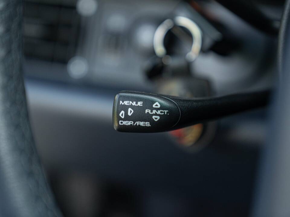 Immagine 40/50 di Porsche 911 Carrera 4S (1996)