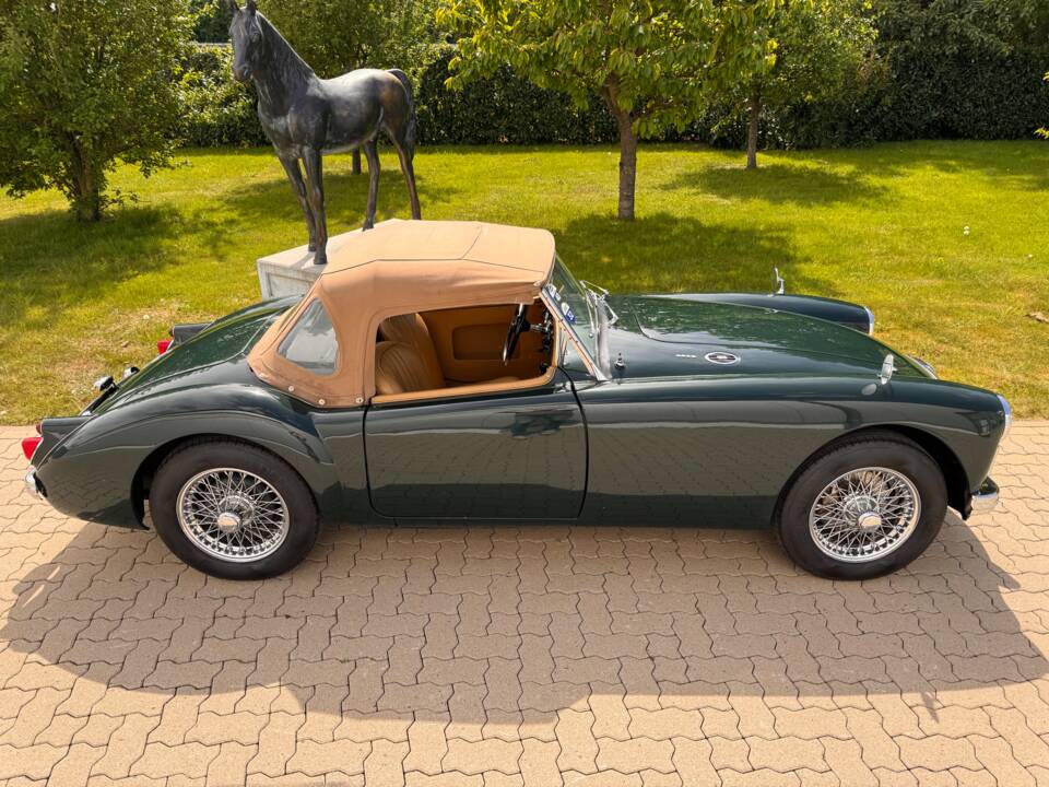 Image 10/79 of MG MGA 1600 (1961)