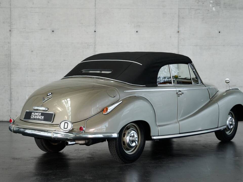 Immagine 38/50 di BMW 502 Baur (1955)