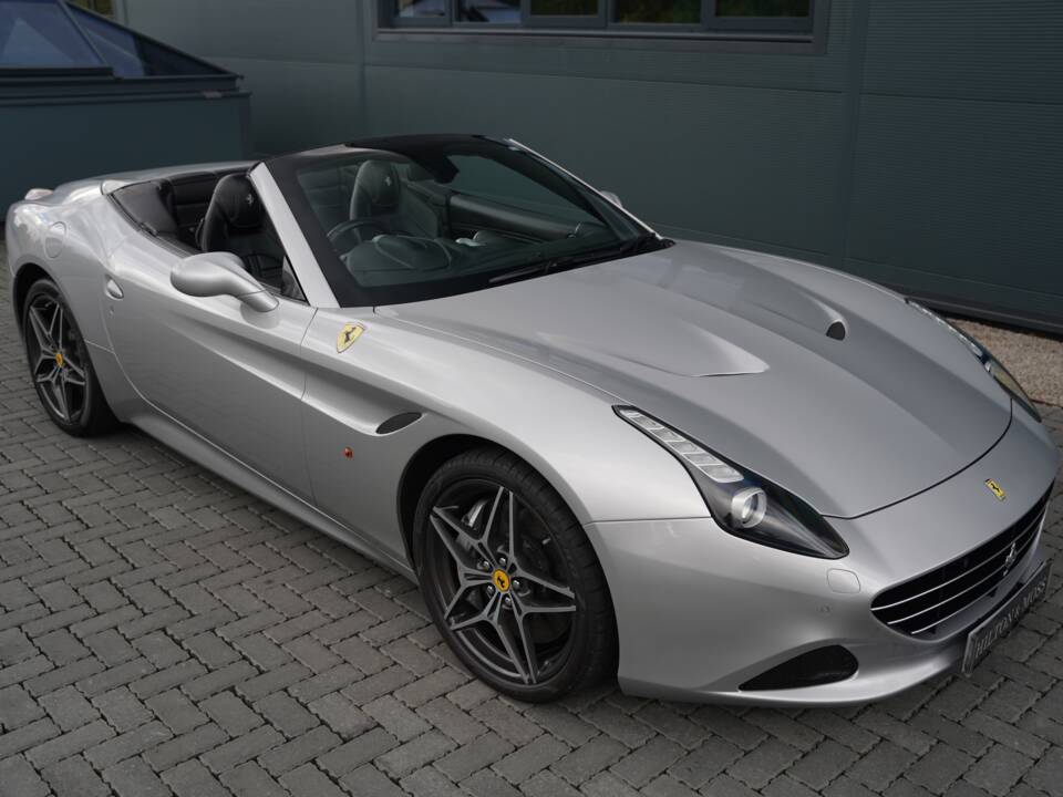 Bild 22/50 von Ferrari California T (2015)