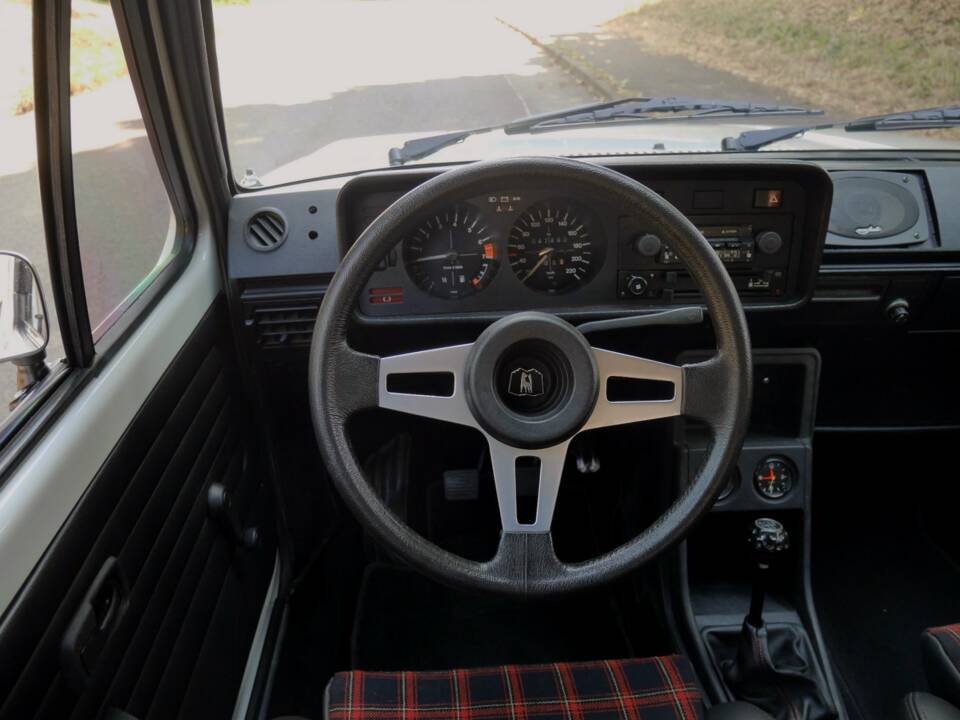 Image 17/35 of Volkswagen Golf Mk I GTI 1.6 (1980)