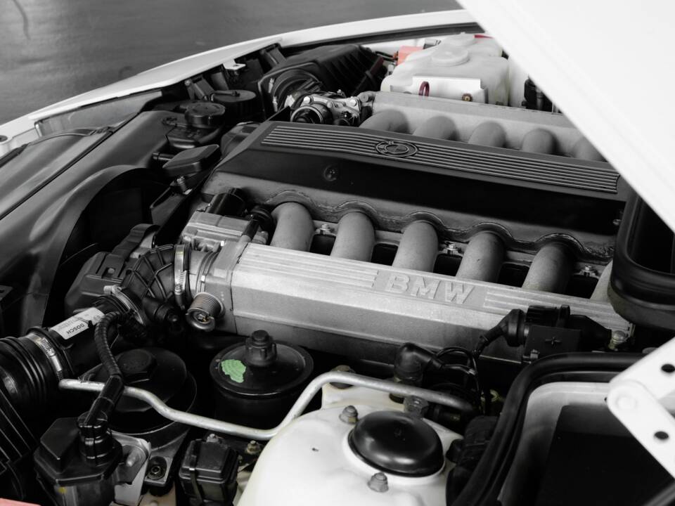 Bild 35/45 von BMW 850i (1990)