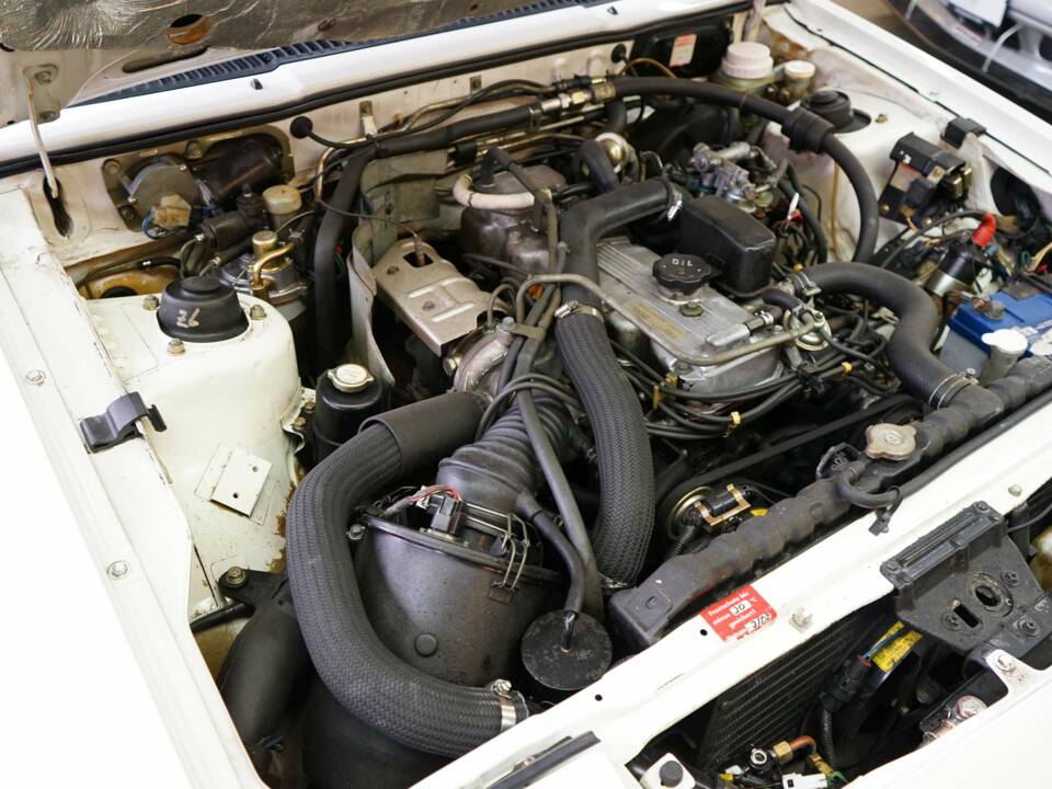 Image 38/55 of Mitsubishi Starion (1989)